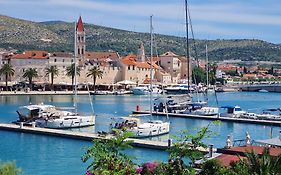 Azzurro Luxury Rooms Trogir